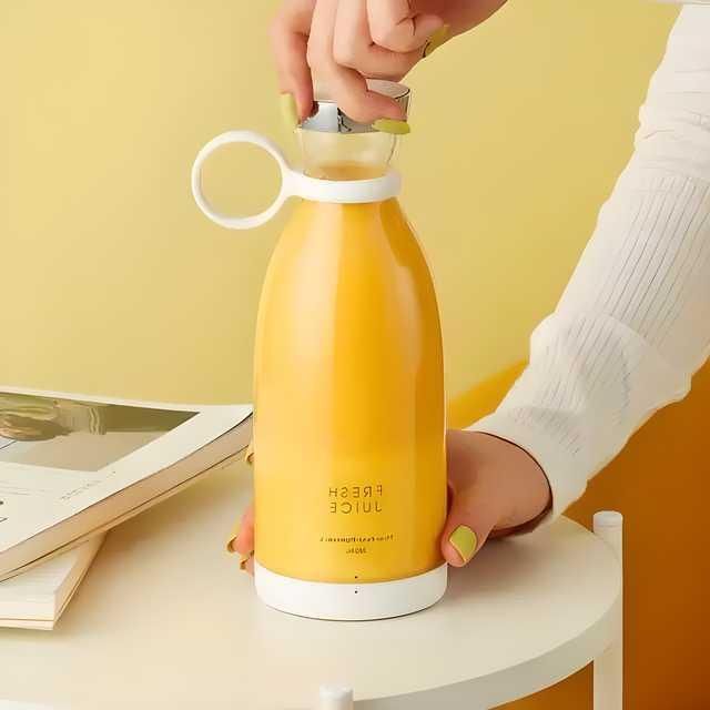 Traveler’s Portable Mini Juice Blender